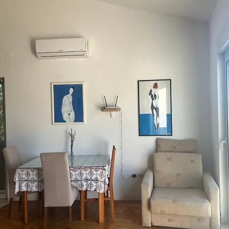 דירה Bicanic חוואר